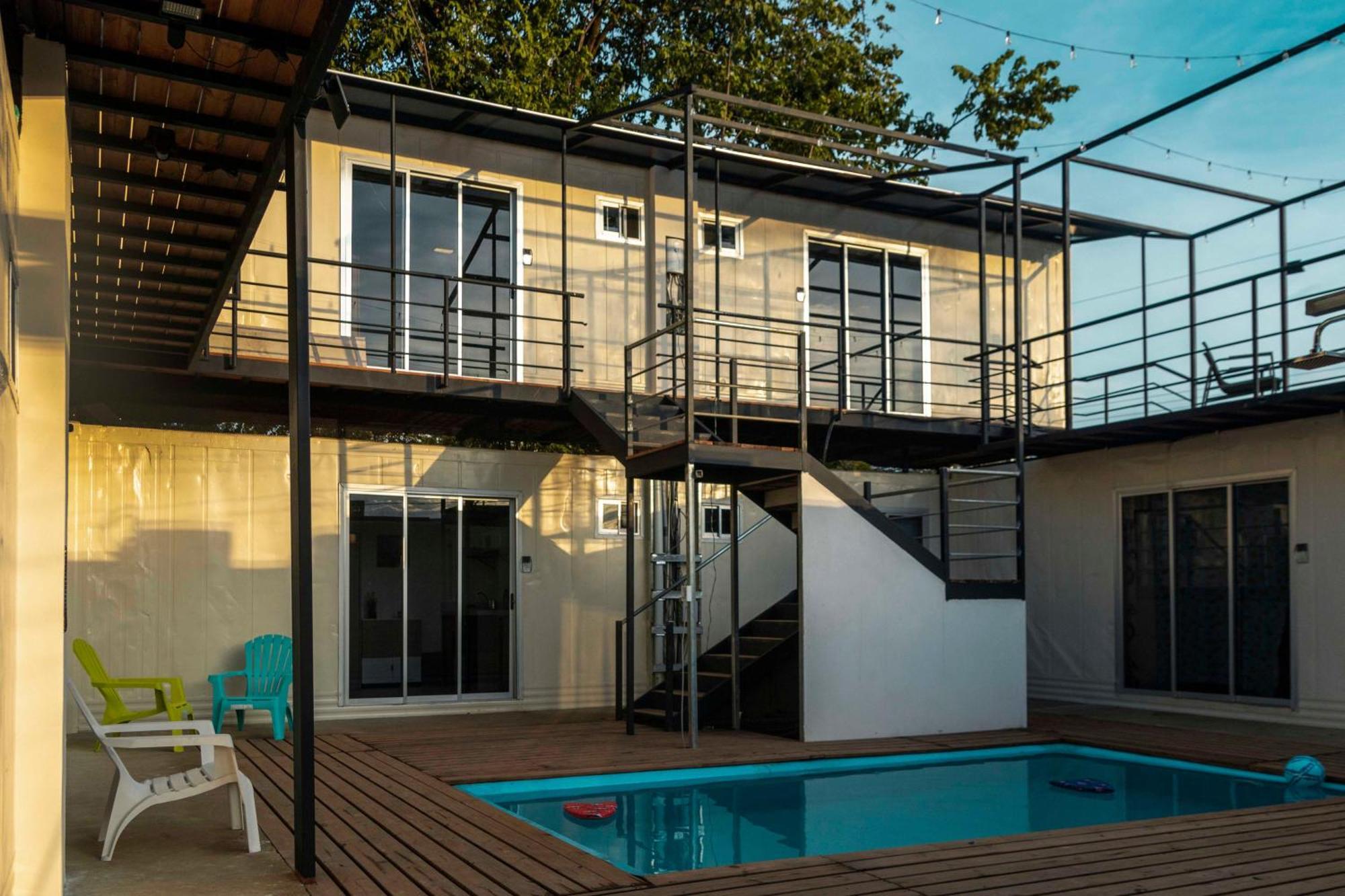 Emi'S Place Container Living Увита Экстерьер фото